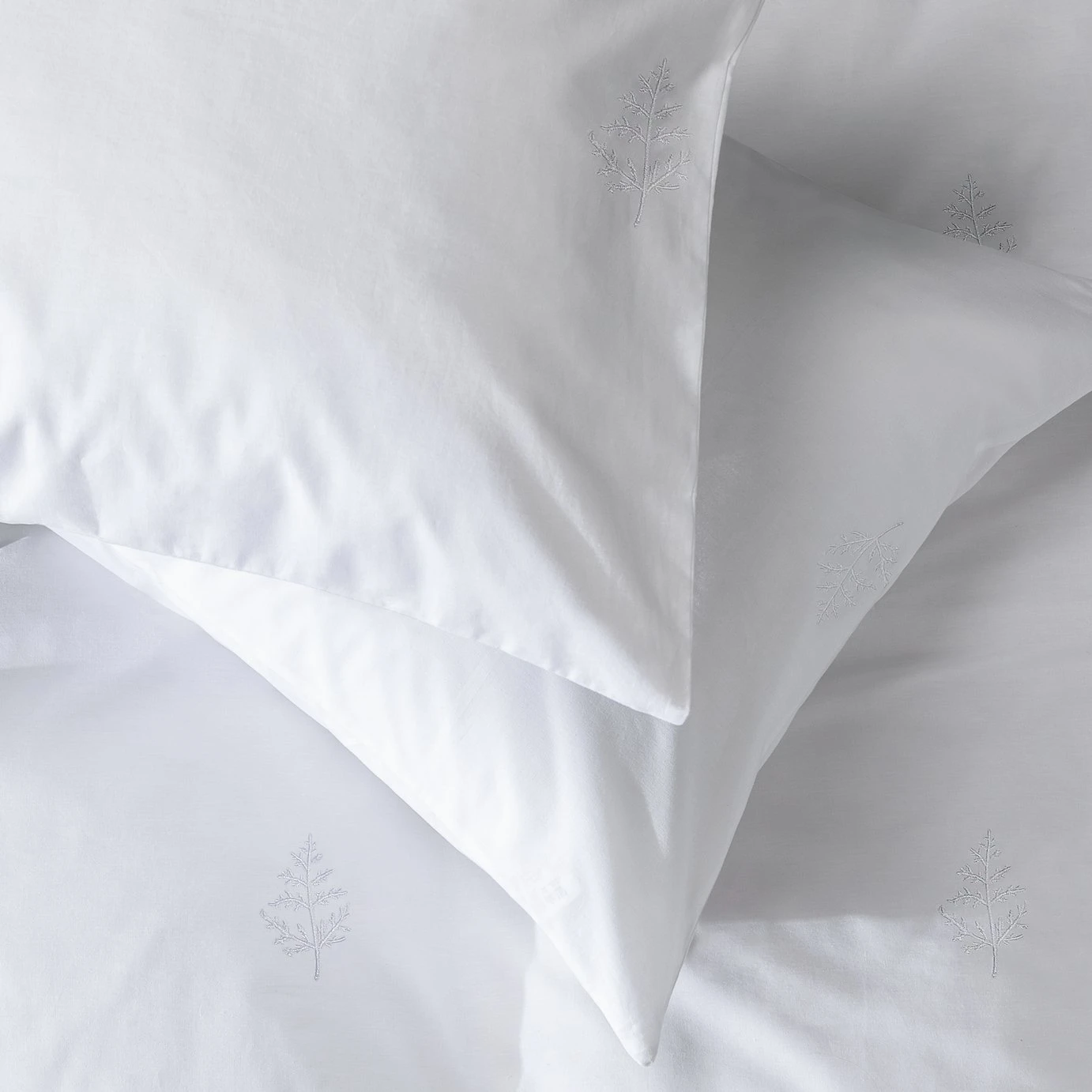 Habitat Cotton Embroidered Leaf White Bedding Set- Single 4 Habitat Cotton Embroidered Leaf White Bedding Set- Single - Image 4