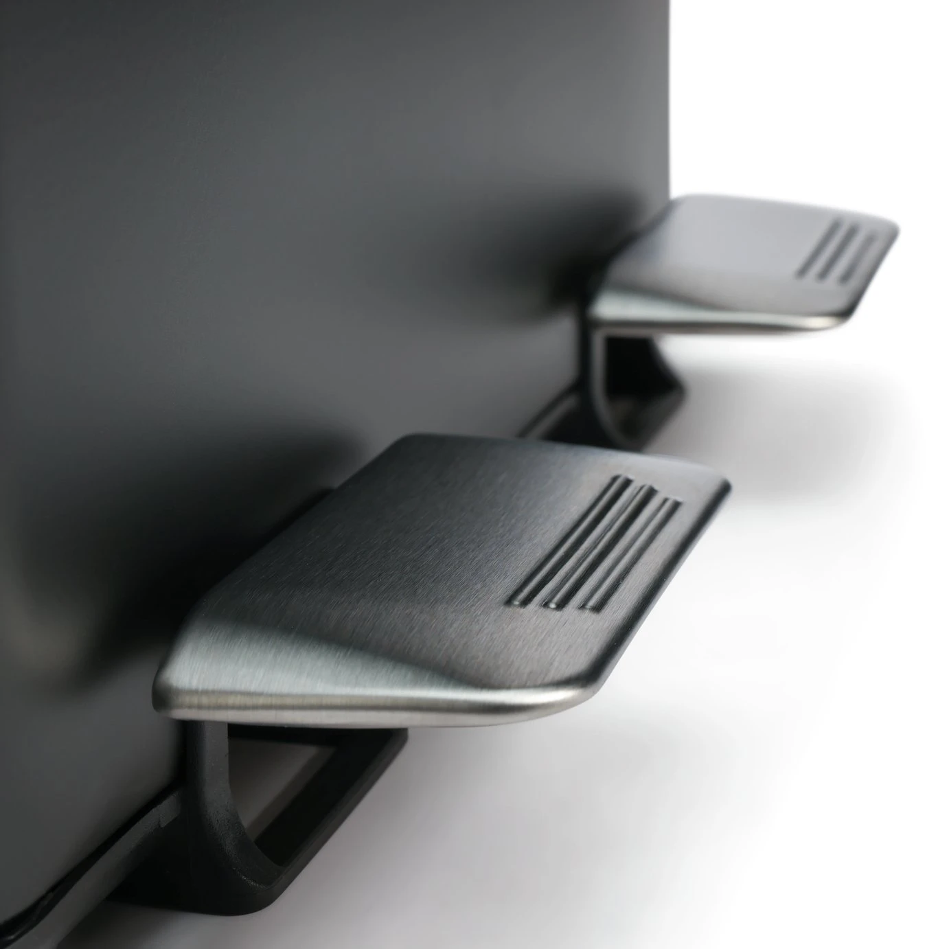 Habitat 40 Litre Twin Compartment Recycling Pedal Bin- Black 3 Habitat 40 Litre Twin Compartment Recycling Pedal Bin- Black - Image 3