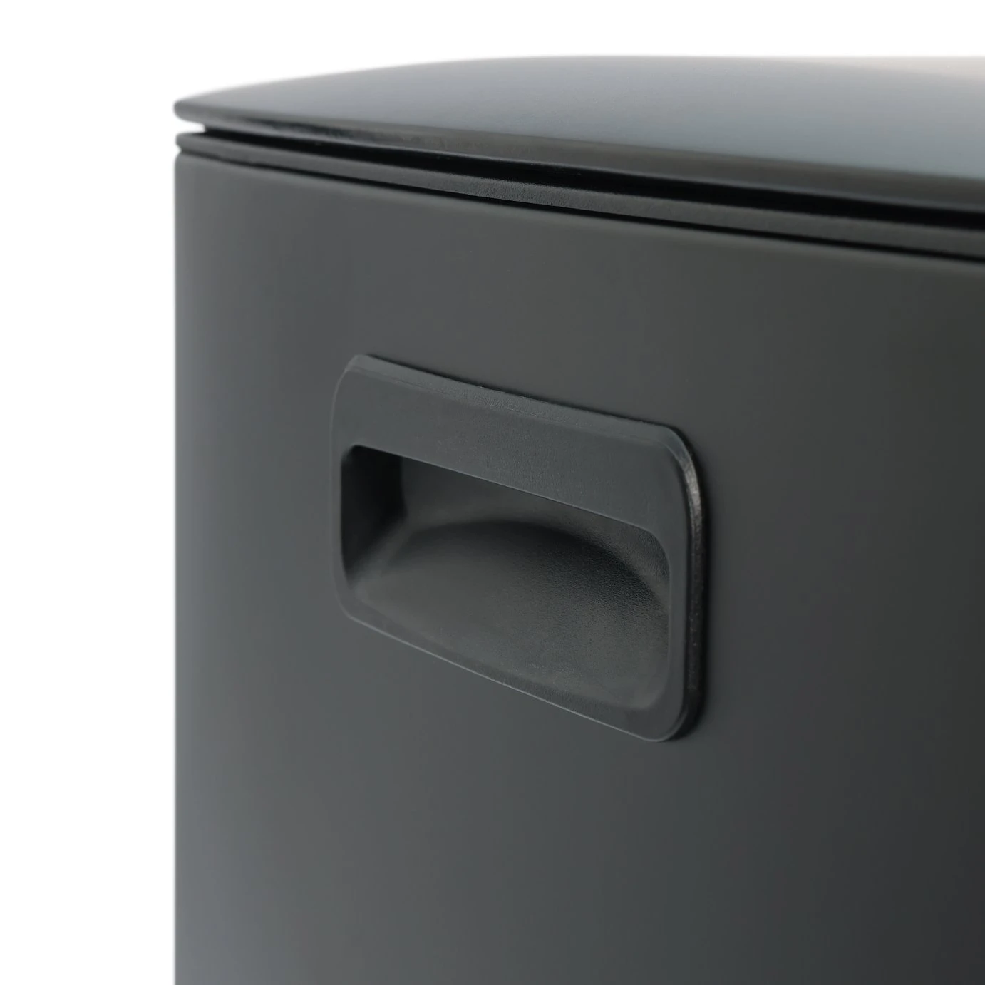 Habitat 40 Litre Twin Compartment Recycling Pedal Bin- Black 5 Habitat 40 Litre Twin Compartment Recycling Pedal Bin- Black - Image 5