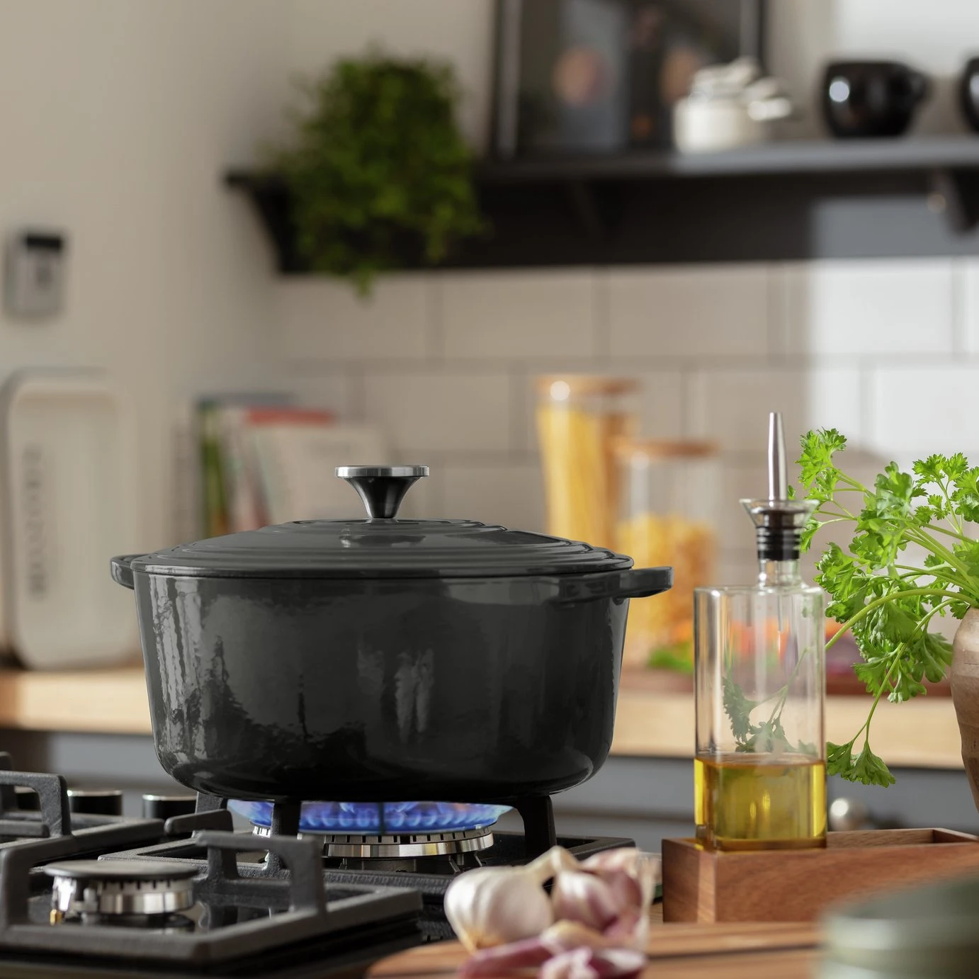Habitat 5.3 Litre Cast Iron Casserole Dish - Black 2 Habitat 5.3 Litre Cast Iron Casserole Dish - Black - Image 2