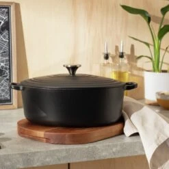 Habitat 4.7 Litre Oval Cast Iron Casserole Dish - Black -Habitat Store 3065602 R Z002C