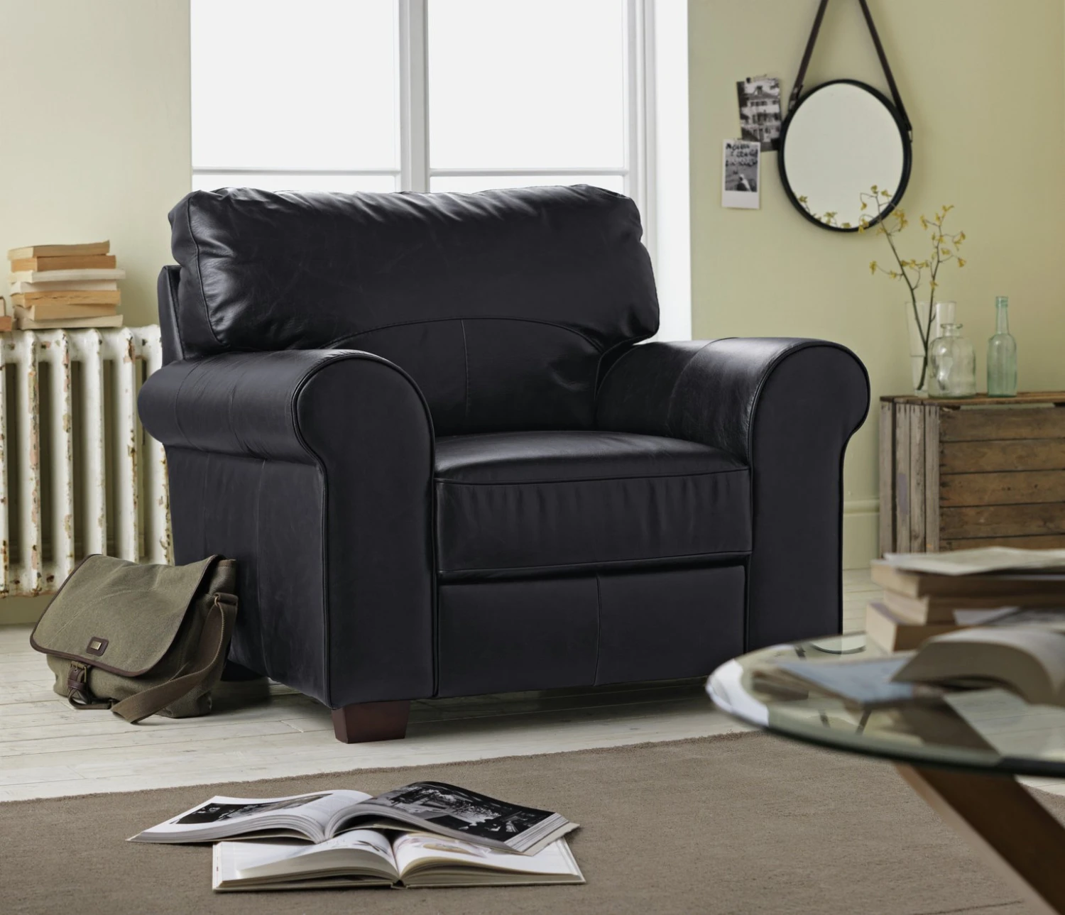 Habitat Salisbury Leather Armchair - Chocolate 2 Habitat Salisbury Leather Armchair - Chocolate - Image 2