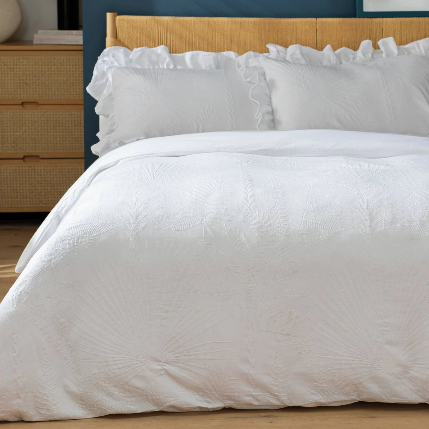 Habitat Cotton 180TC Leaf Matelasse White Bedding - Double 1 Habitat Cotton 180TC Leaf Matelasse White Bedding - Double