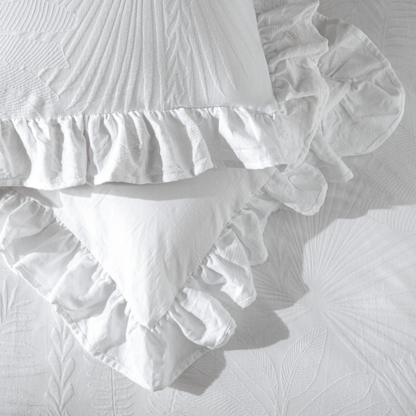 Habitat Cotton 180TC Leaf Matelasse White Bedding - Double 7 Habitat Cotton 180TC Leaf Matelasse White Bedding - Double - Image 7