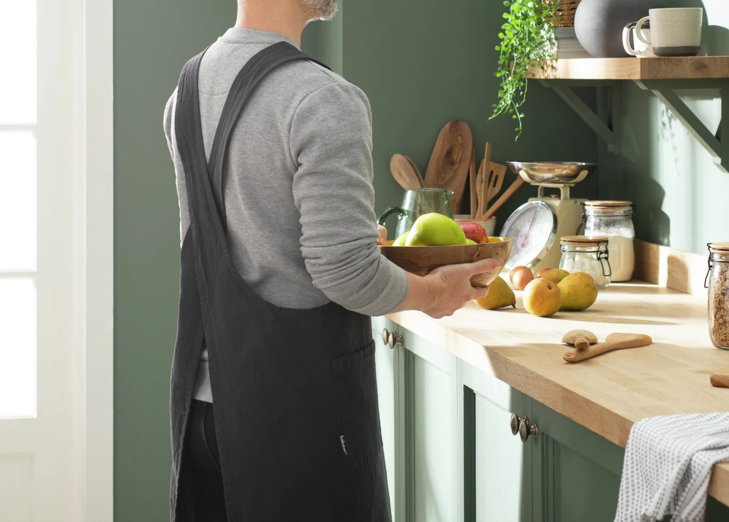 Habitat Cross Back Apron - Charcoal 2 Habitat Cross Back Apron - Charcoal - Image 2