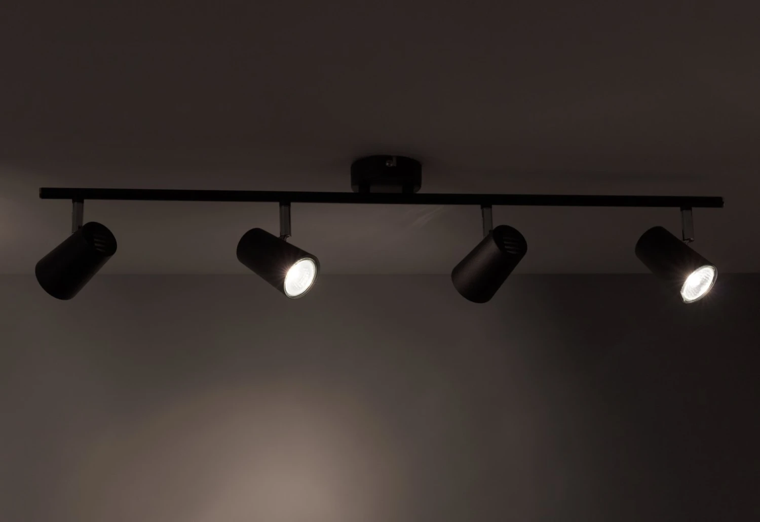 Habitat 4 Light Spotlight Bar - Matt Black 4 Habitat 4 Light Spotlight Bar - Matt Black - Image 4