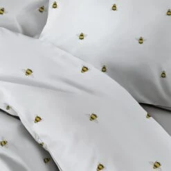 Habitat Hideaway Bee Print White Bedding Set - Single -Habitat Store 8887720 R Z003A