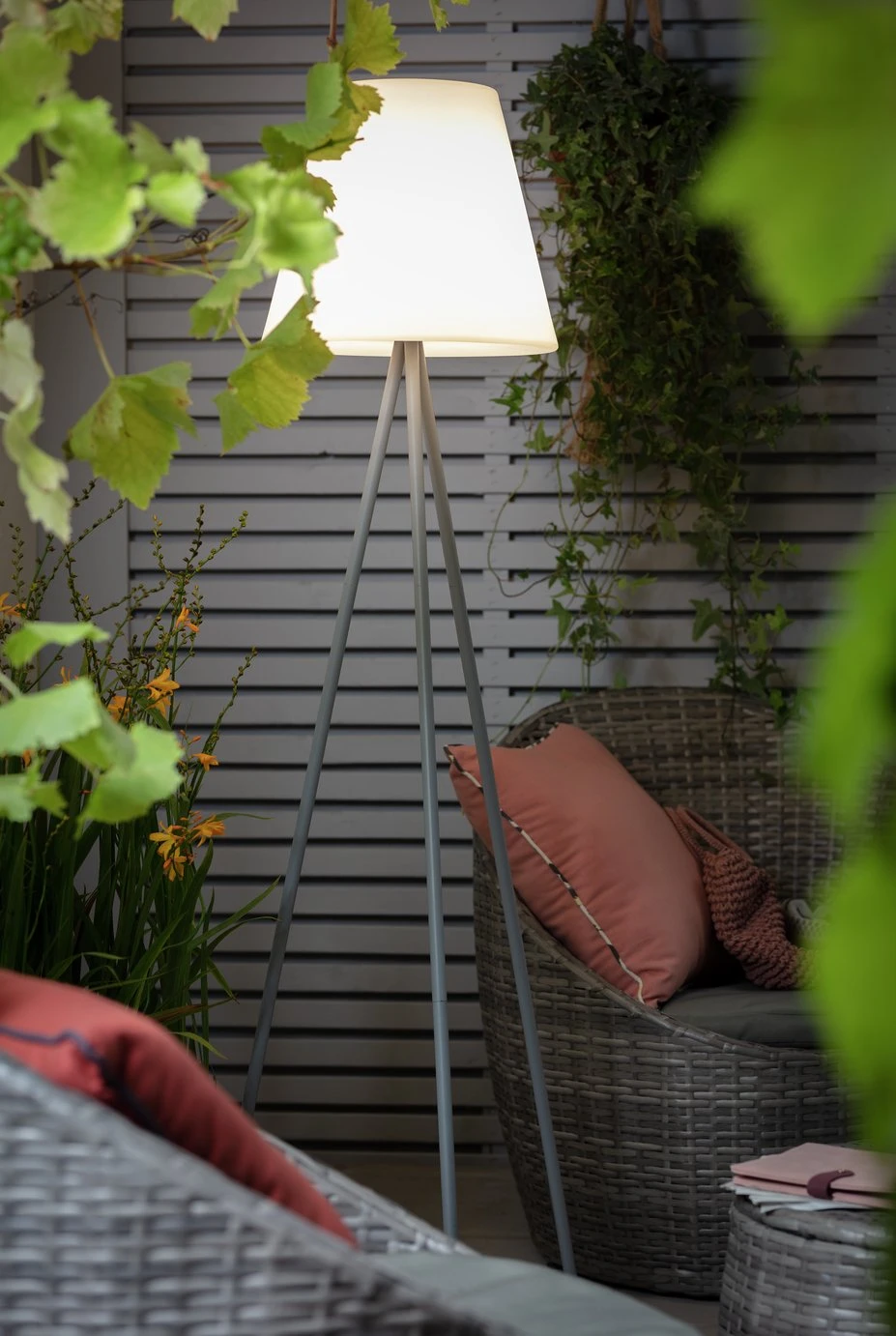 Habitat Home Warm White Outdoor Tripod USB LED Solar Lamp 1 Habitat Home Warm White Outdoor Tripod USB LED Solar Lamp