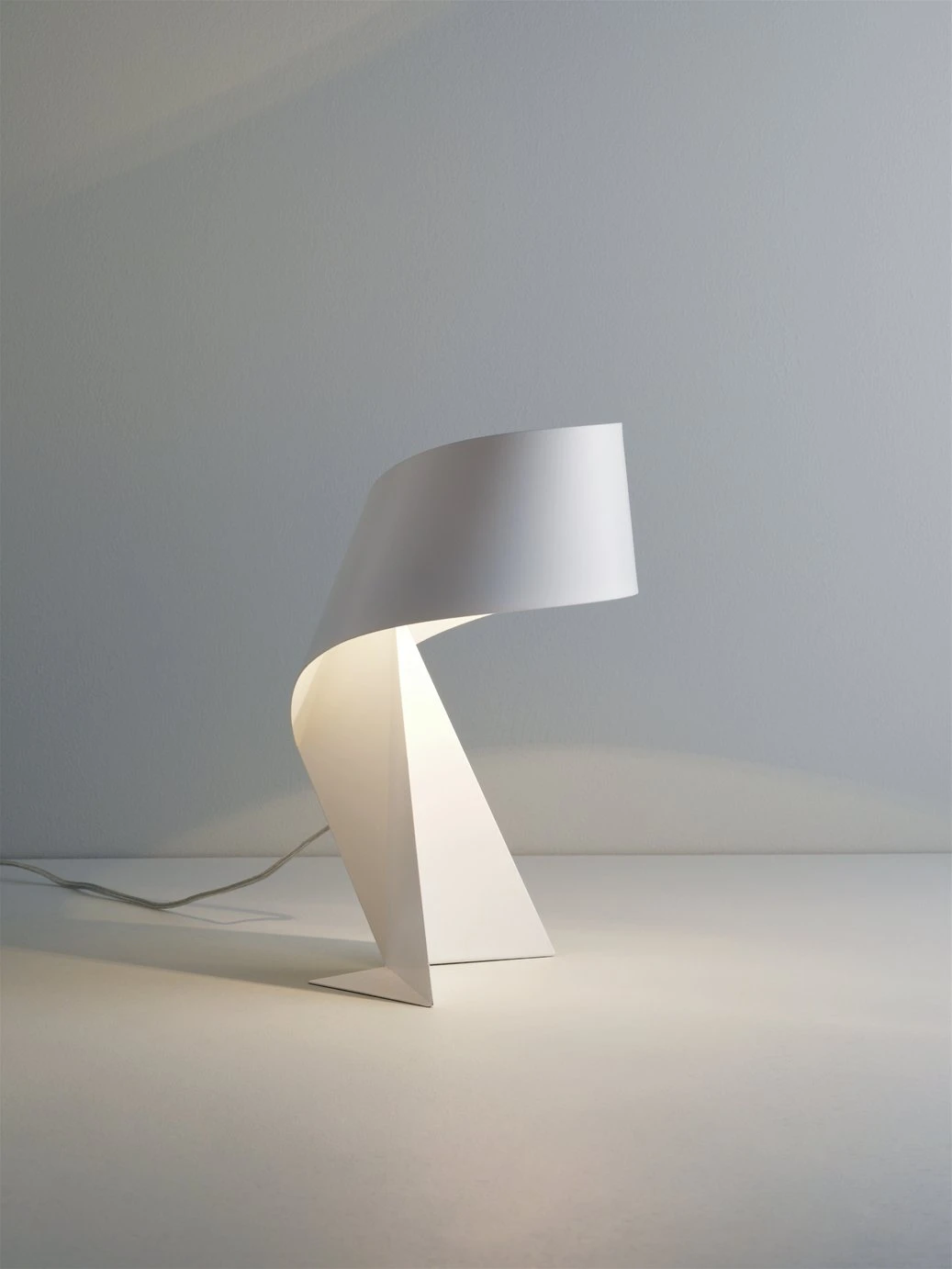 Habitat Ribbon Mini Metal Table Lamp - White 3 Habitat Ribbon Mini Metal Table Lamp - White - Image 3