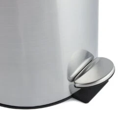 Habitat 30 Litre Domed Pedal Bin - Silver 8 Habitat 30 Litre Domed Pedal Bin - Silver -Habitat Store 9210987 R Z003A