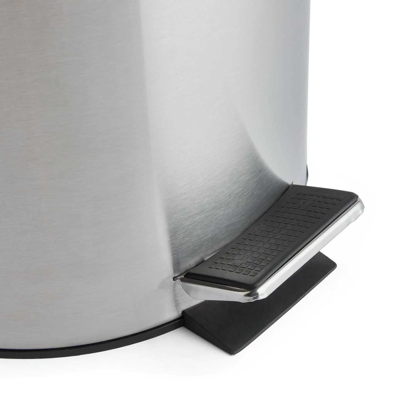 Habitat 12 Litre Domed Pedal Bin - Silver 4 Habitat 12 Litre Domed Pedal Bin - Silver - Image 4