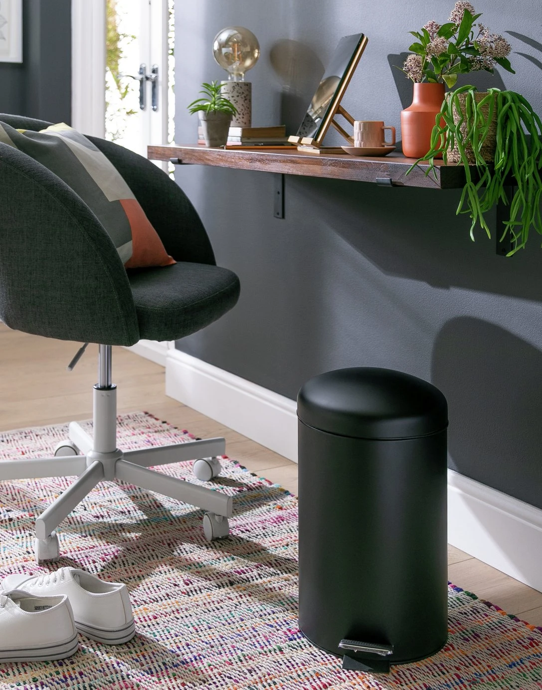 Habitat 12 Litre Domed Pedal Bin - Black 2 Habitat 12 Litre Domed Pedal Bin - Black - Image 2