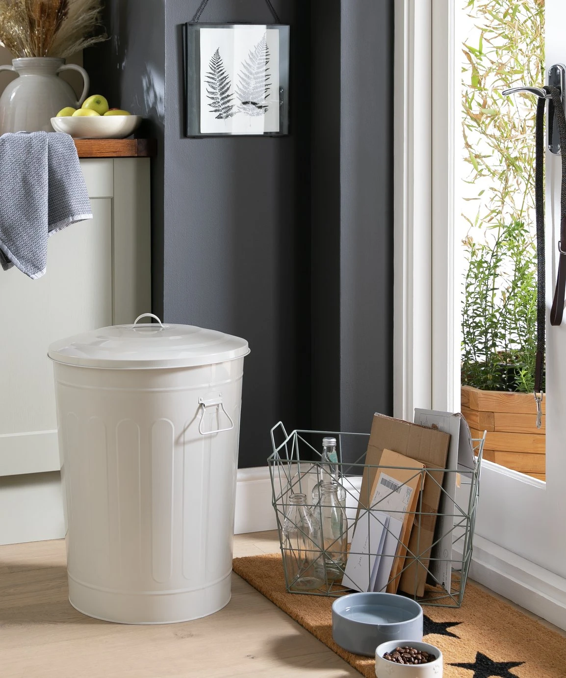 Habitat 49 Litre Trash Can Waste Bin - Grey 2 Habitat 49 Litre Trash Can Waste Bin - Grey - Image 2