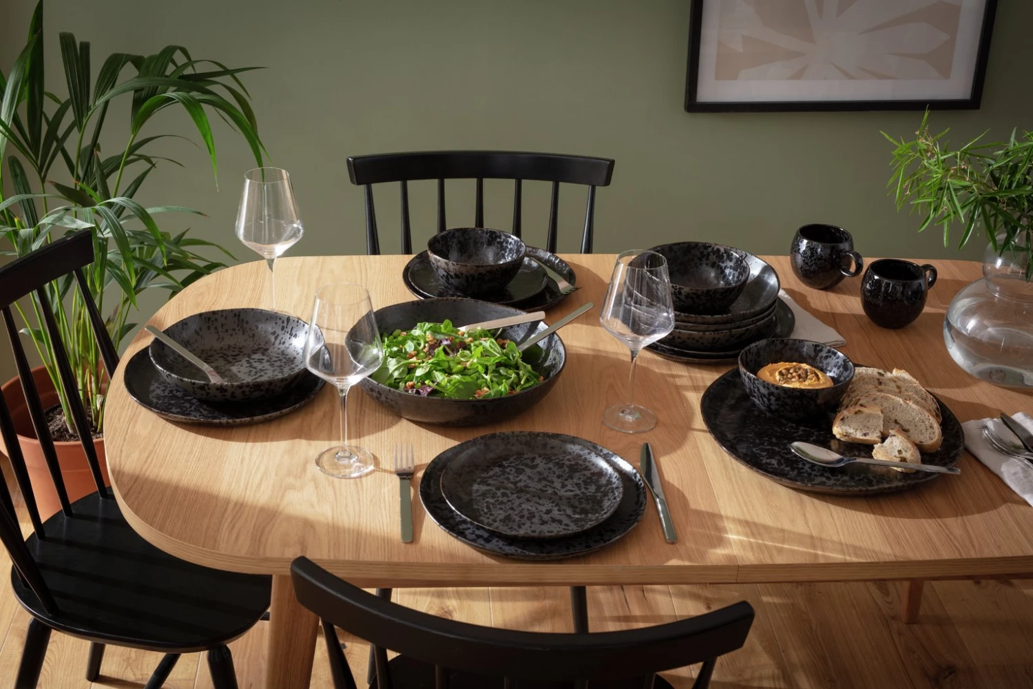 Habitat Preto 12 Piece Stoneware Dinner Set - Black 8 Habitat Preto 12 Piece Stoneware Dinner Set - Black - Image 8