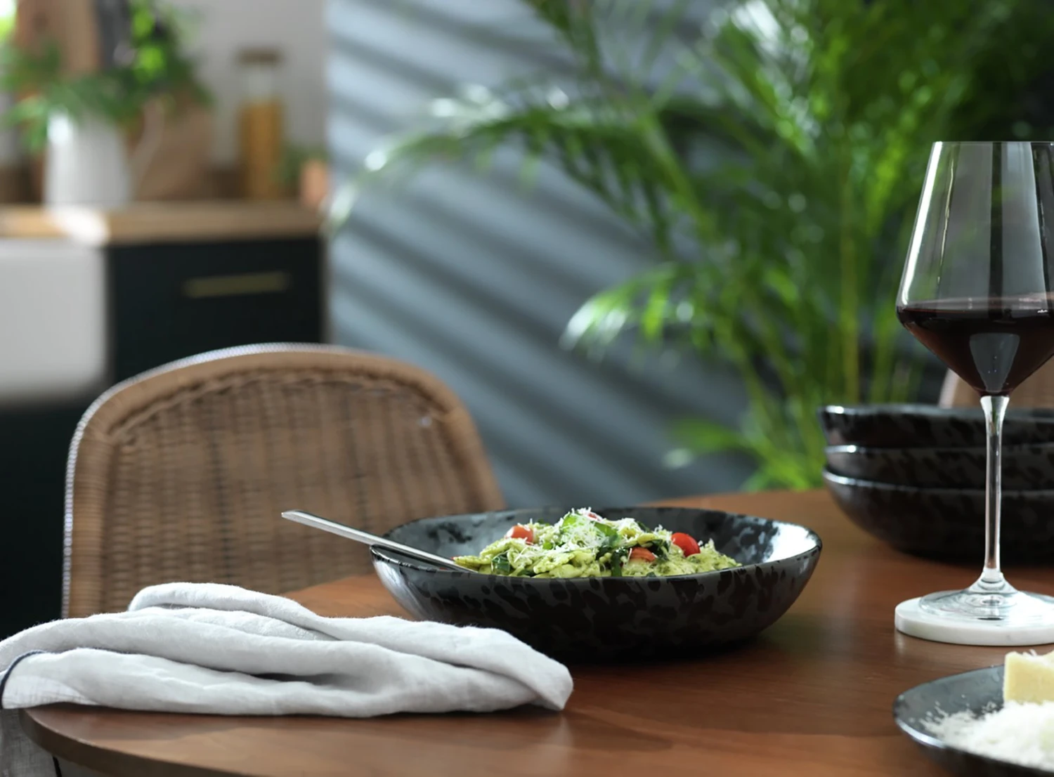 Habitat Preto 4 Piece Stoneware Pasta Bowls - Black 2 Habitat Preto 4 Piece Stoneware Pasta Bowls - Black - Image 2