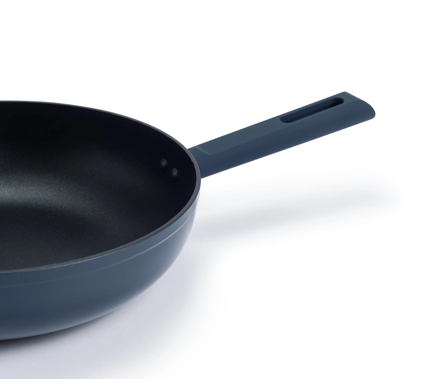 Habitat 28cm Non Stick Aluminium Wok 3 Habitat 28cm Non Stick Aluminium Wok - Image 3