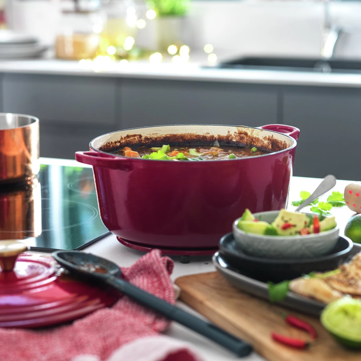 Habitat Country Manor 5.3 Litre Cast Iron Casserole Dish 6 Habitat Country Manor 5.3 Litre Cast Iron Casserole Dish - Image 6