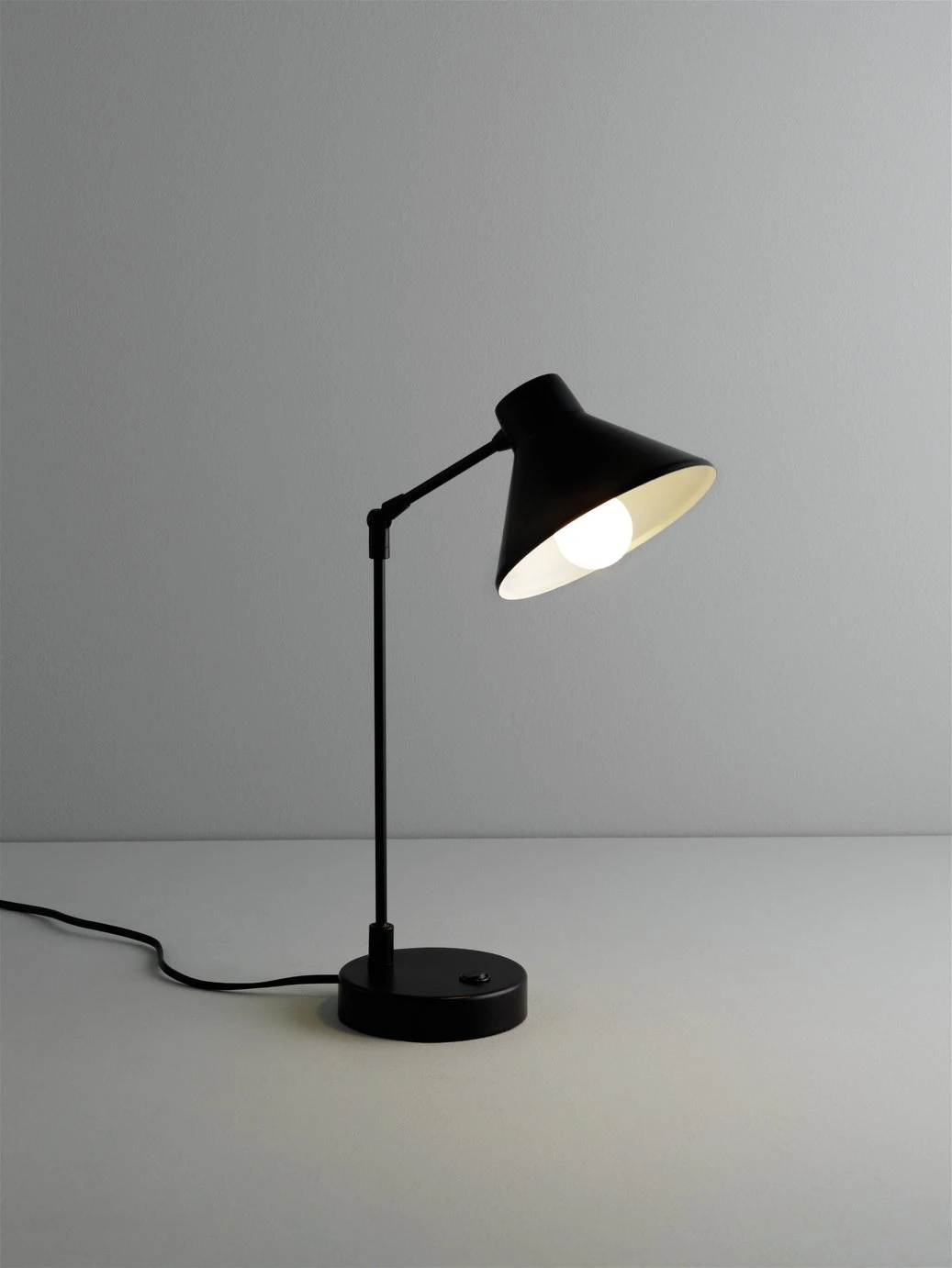 Habitat Bobby Metal Desk Lamp - Black 3 Habitat Bobby Metal Desk Lamp - Black - Image 3