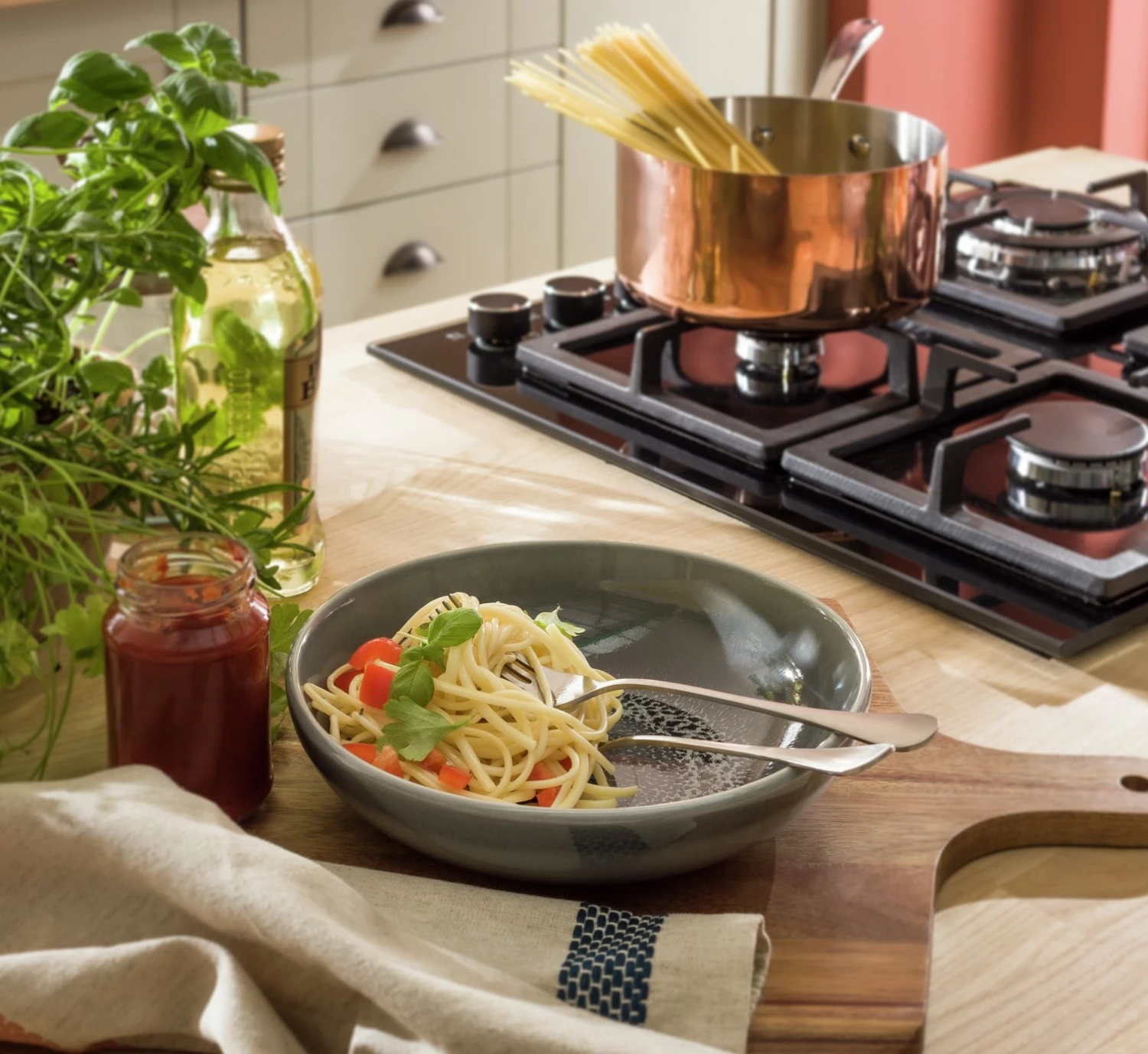 Habitat Evora 4 Piece Stoneware Pasta Bowls - Green 2 Habitat Evora 4 Piece Stoneware Pasta Bowls - Green - Image 2