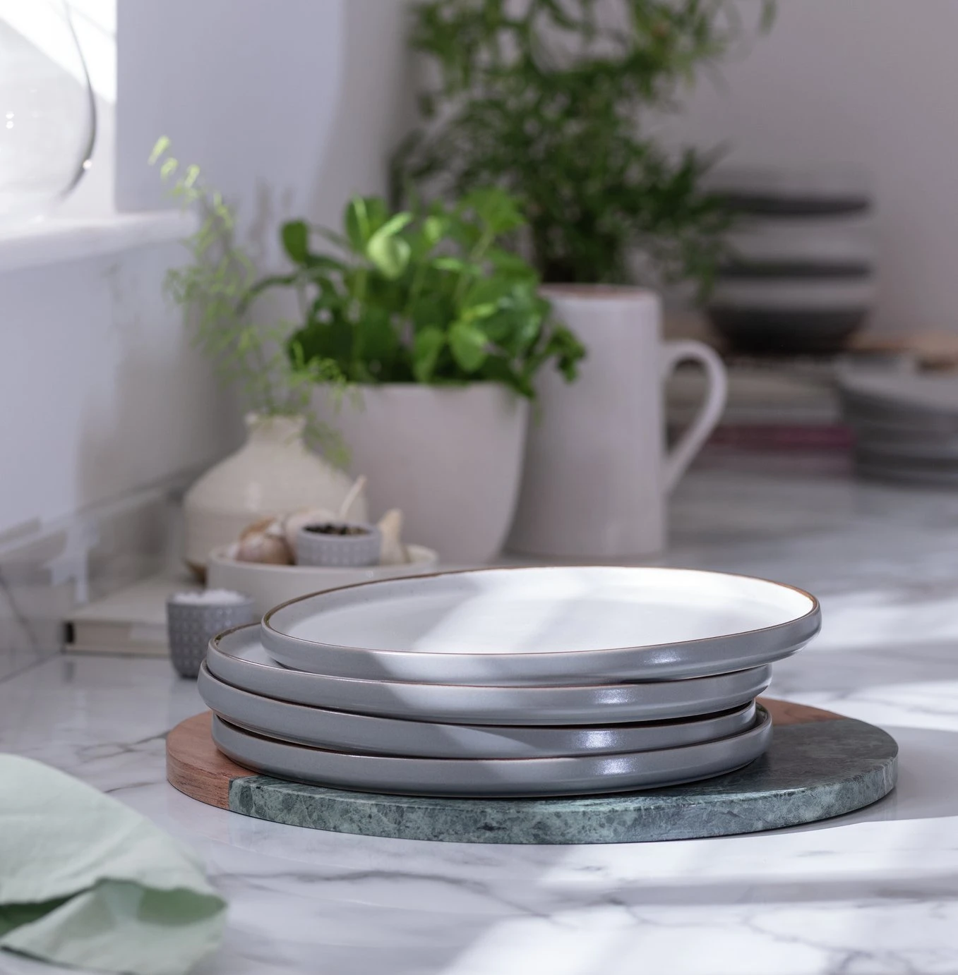Habitat Speckle 4 Piece Stoneware Dinner Plate - Grey 2 Habitat Speckle 4 Piece Stoneware Dinner Plate - Grey - Image 2