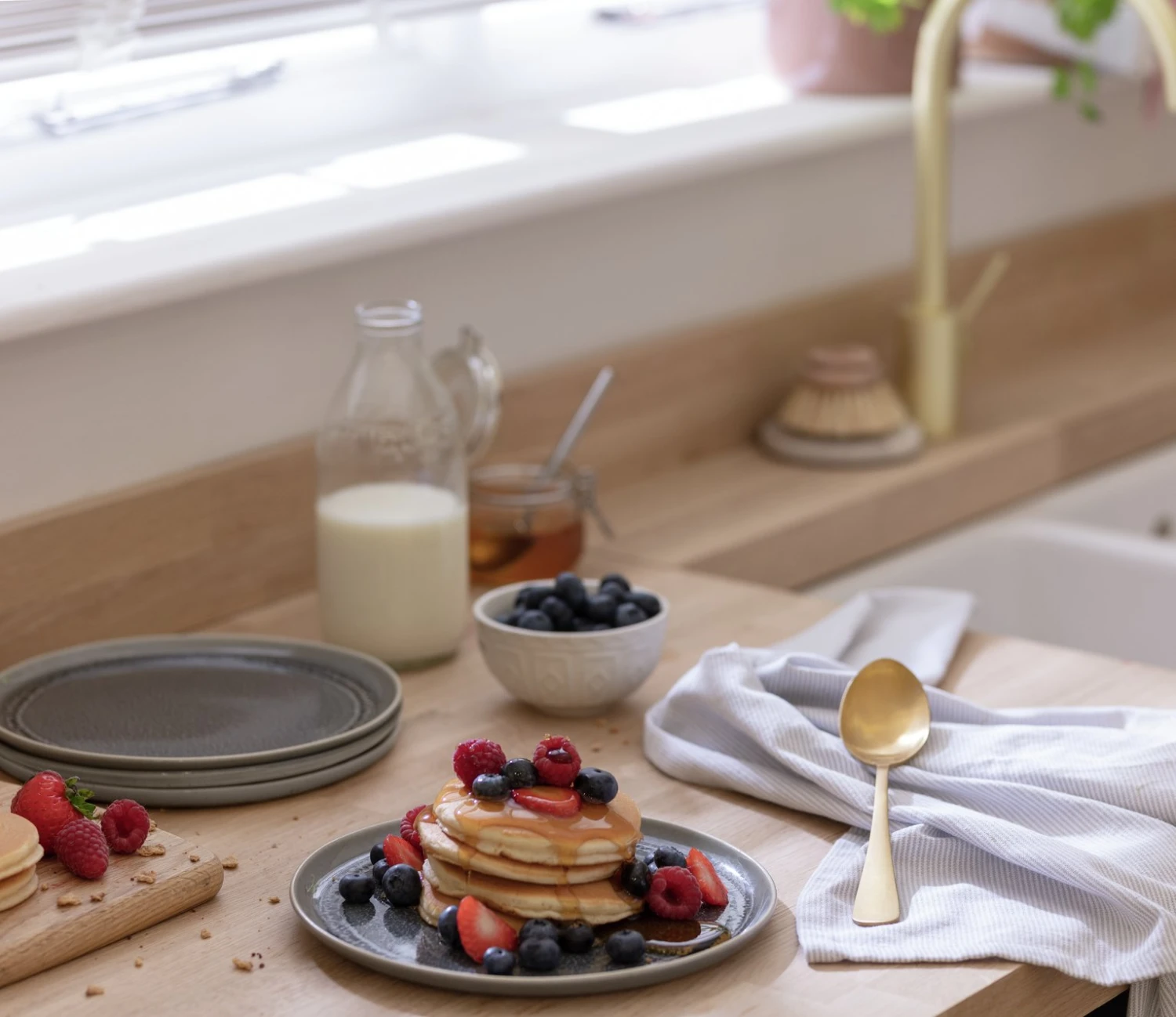 Habitat Evora 4 Piece Stoneware Side Plates - Green 2 Habitat Evora 4 Piece Stoneware Side Plates - Green - Image 2