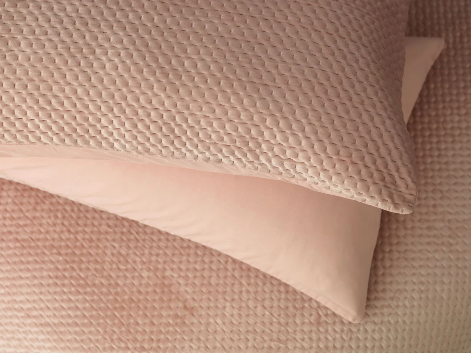 Habitat Pinsonic Velvet Plain Pink Bedding Set - Double 4 Habitat Pinsonic Velvet Plain Pink Bedding Set - Double - Image 4