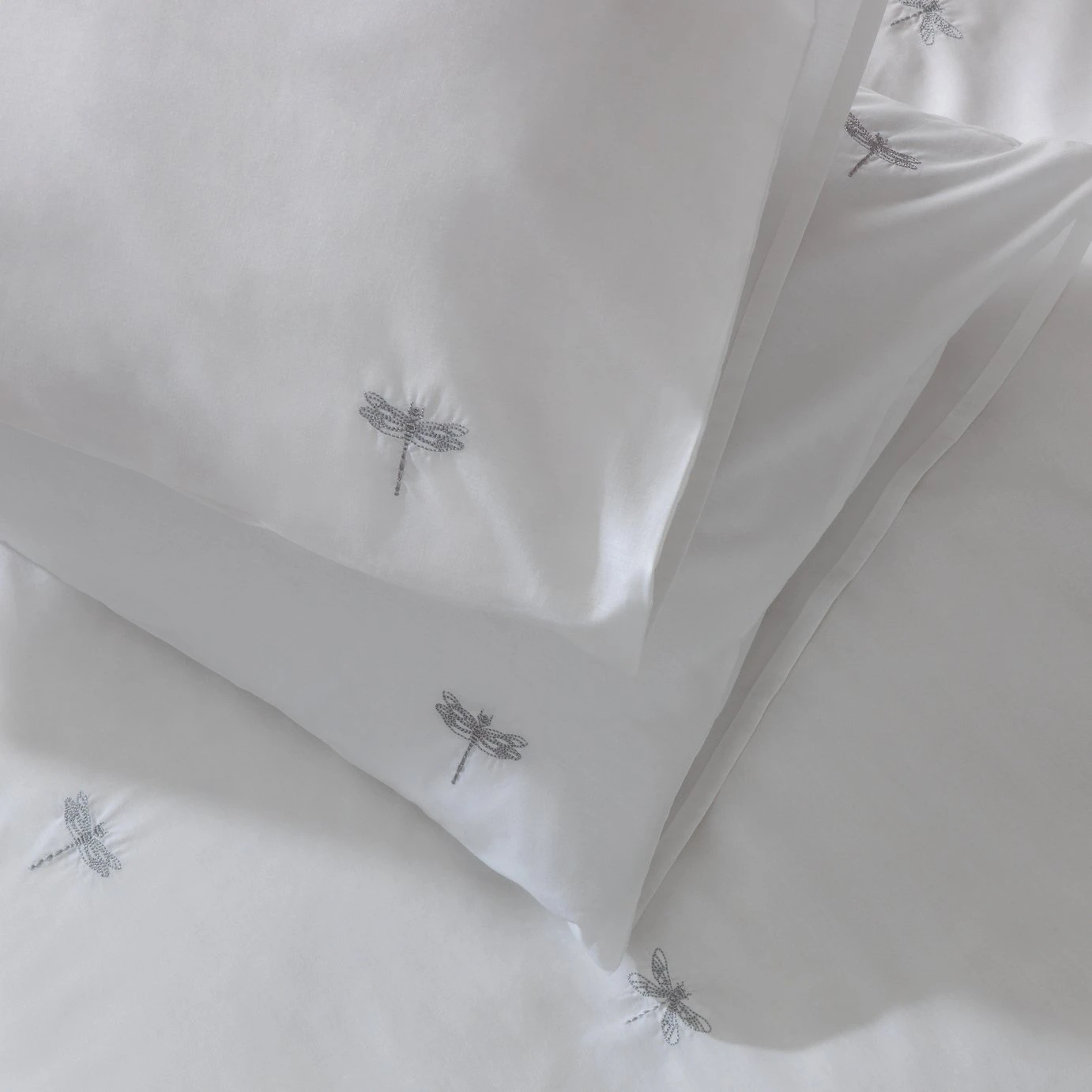 Habitat Dragonfly Embroidered White Bedding Set - Single 4 Habitat Dragonfly Embroidered White Bedding Set - Single - Image 4